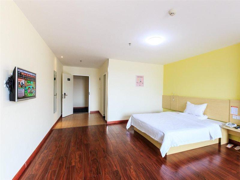 7 Days Inn Yangjiang Xinyue International Studio Esterno foto