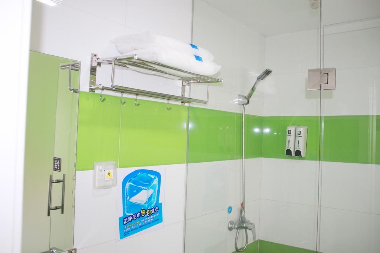7 Days Inn Yangjiang Xinyue International Studio Esterno foto