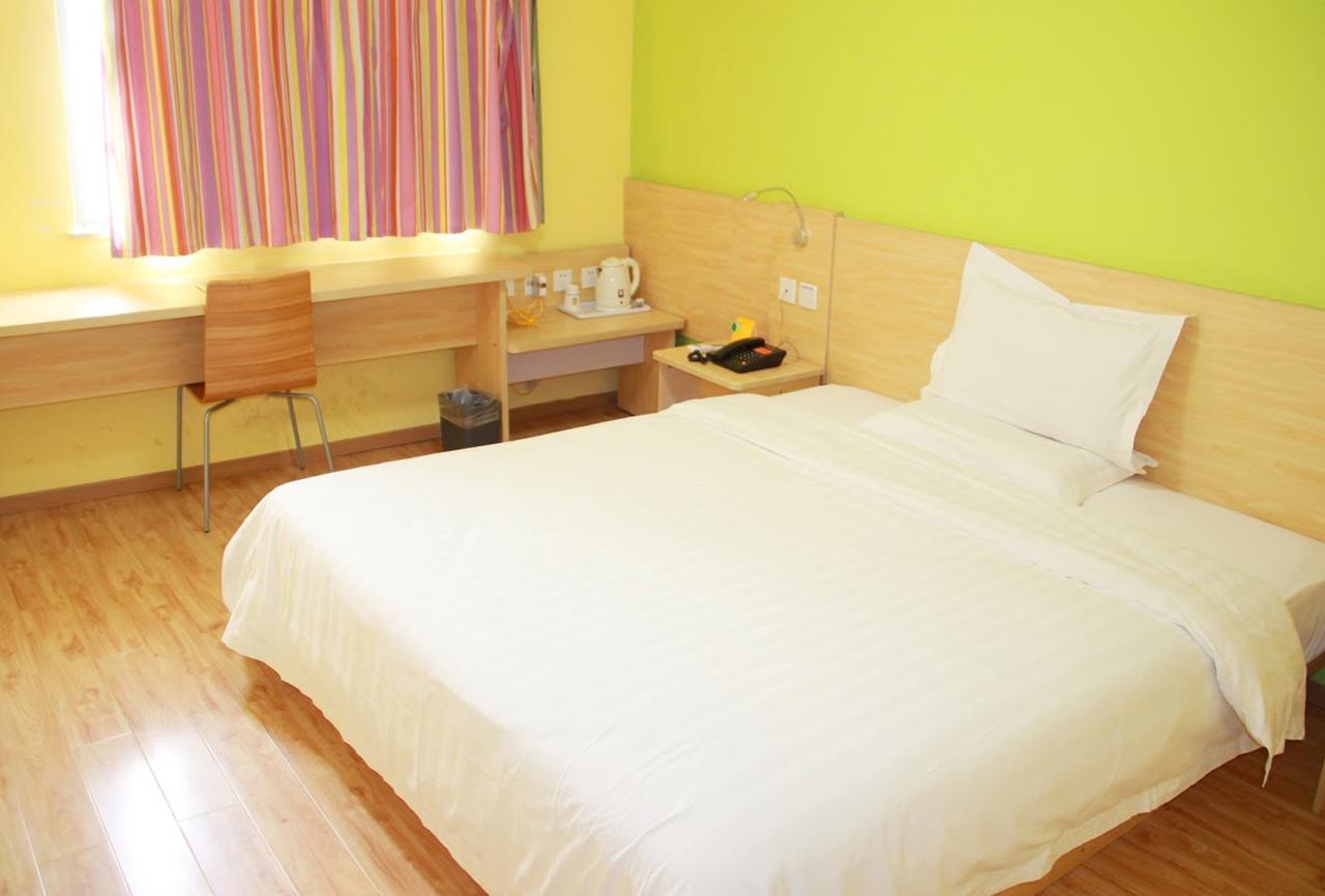 7 Days Inn Yangjiang Xinyue International Studio Esterno foto