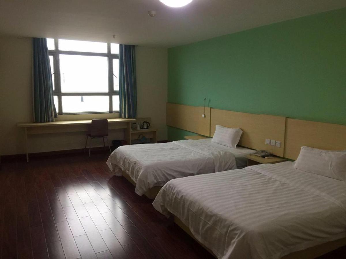 7 Days Inn Yangjiang Xinyue International Studio Esterno foto