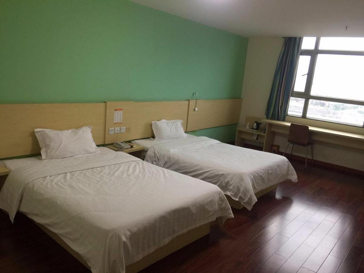 7 Days Inn Yangjiang Xinyue International Studio Esterno foto